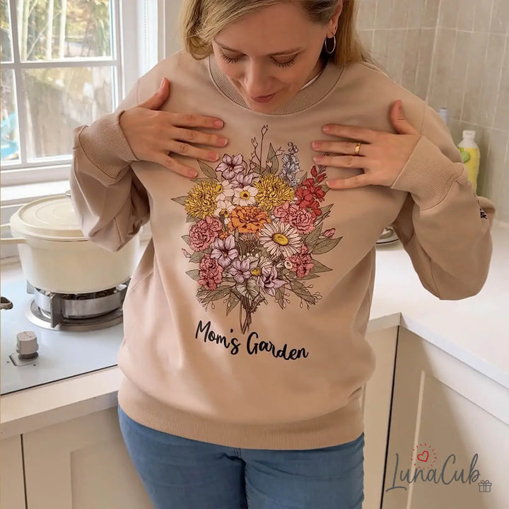 Custom Birth Flower Bouquet Sweatshirt | Personalized Family Name Floral Sweatshirt | Mother’s Day Gift for Mom, Grandma