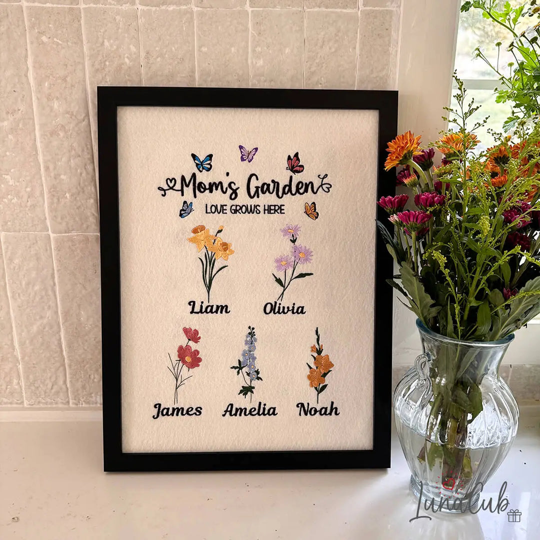 Personalized Mom’s Garden Embroidered Birth Flower Frame – Custom Family Names | 2026 Mother’s Day Gift